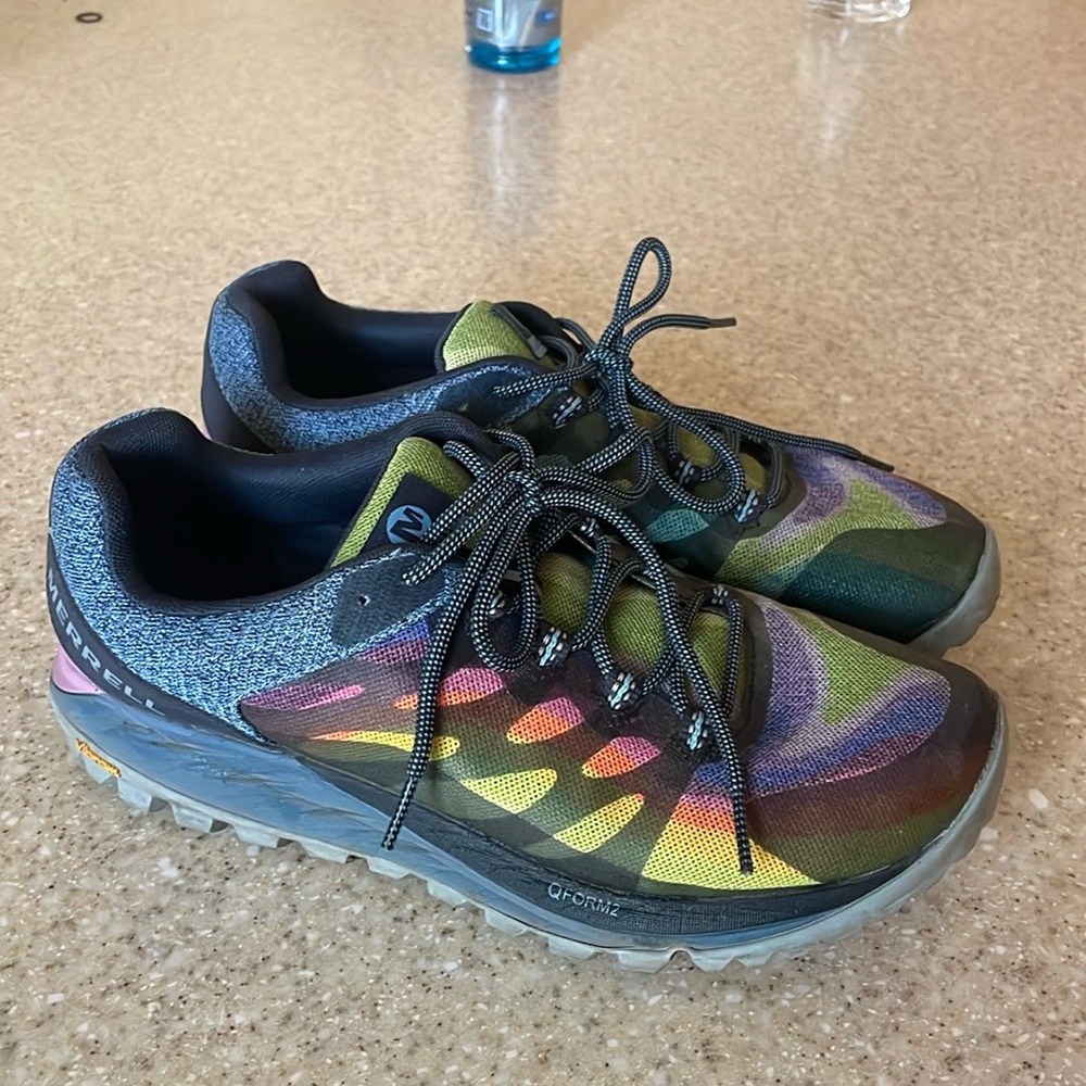 Women’s size 10 tie dye Merrell Shoes